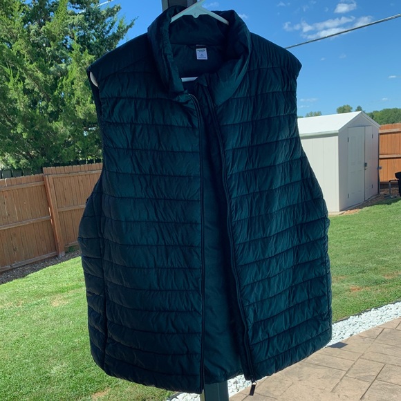 Old Navy Jackets & Blazers - Old Navy Active puffy vest